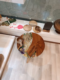 میز چوب و رزینی گل جاودان